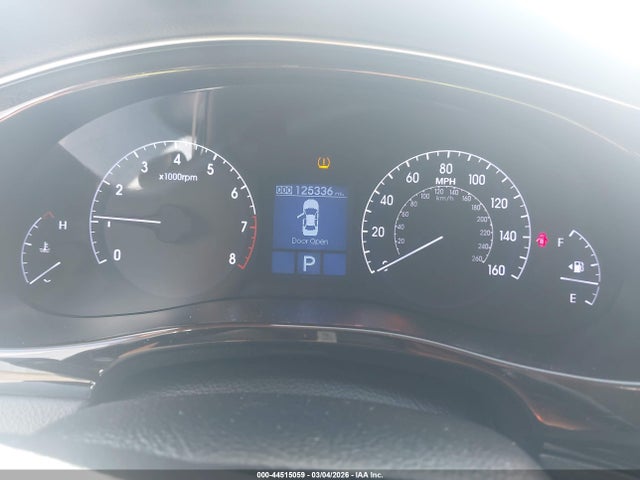 HYUNDAI GENESIS 3.8 - 7