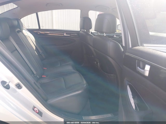 HYUNDAI GENESIS 3.8 - 8