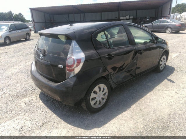 TOYOTA PRIUS C - 6