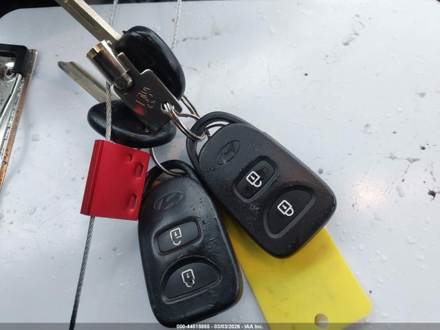 2012 Hyundai ACCENT GLS — миниатюра 11