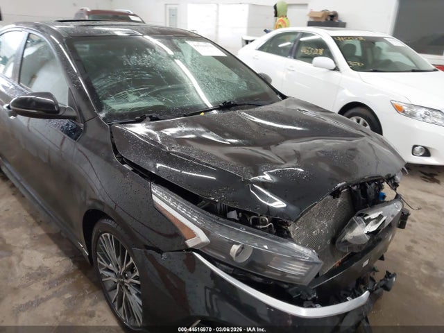 KIA FORTE GT-LINE - 6