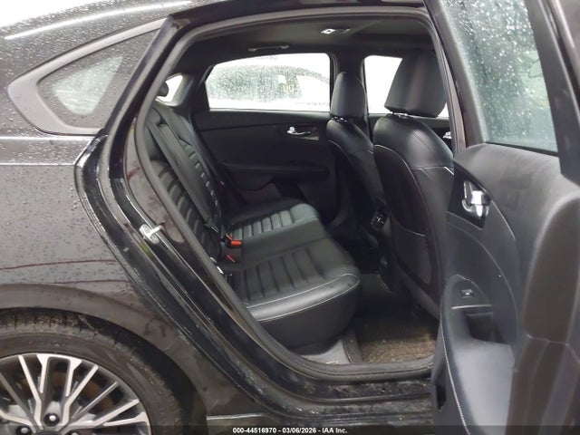 KIA FORTE GT-LINE - 8