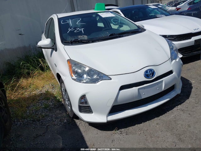 TOYOTA PRIUS C - 1