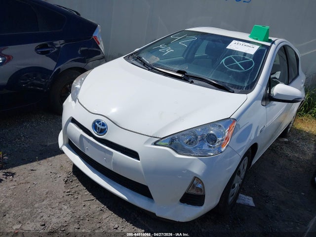 TOYOTA PRIUS C - 2
