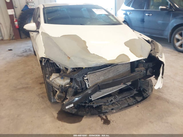 HYUNDAI ELANTRA SEL - 6