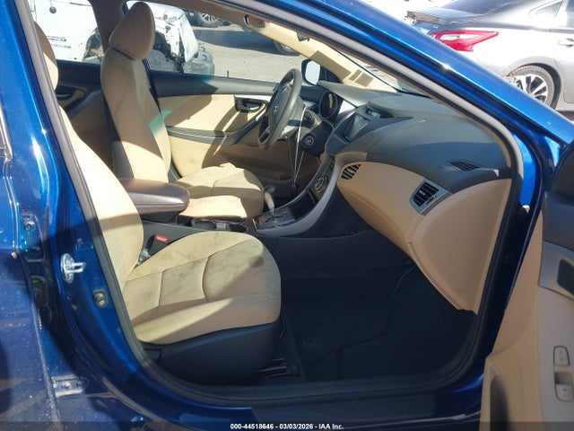 HYUNDAI ELANTRA GLS - 5