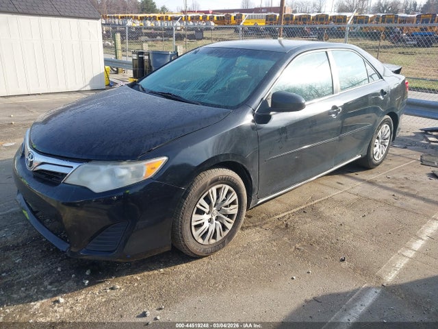 2014 Toyota CAMRY LE photo 2