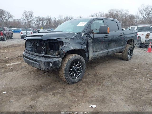TOYOTA TUNDRA - 2
