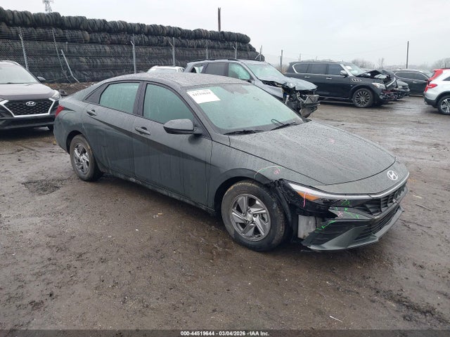 HYUNDAI ELANTRA SE - 1