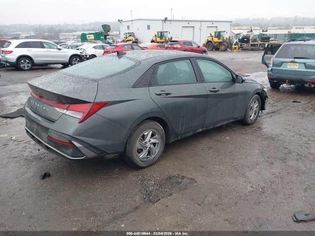 HYUNDAI ELANTRA SE - 4