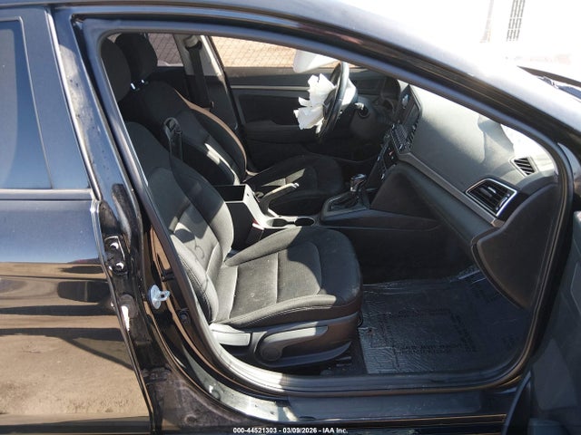 HYUNDAI ELANTRA VALUE EDITION - 5