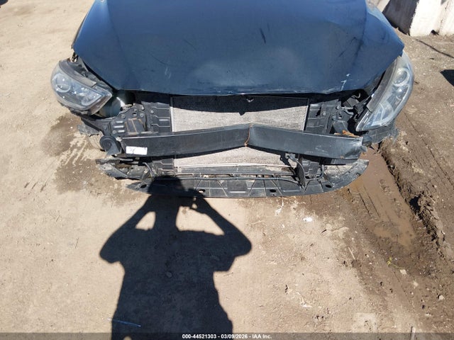 HYUNDAI ELANTRA VALUE EDITION - 6