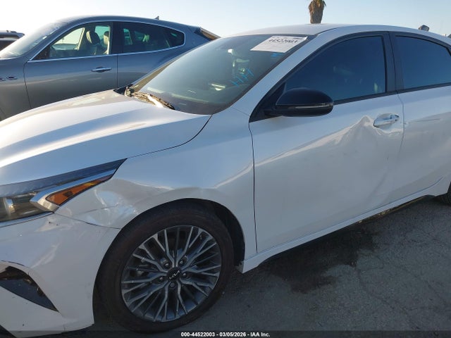 KIA FORTE GT-LINE - 6