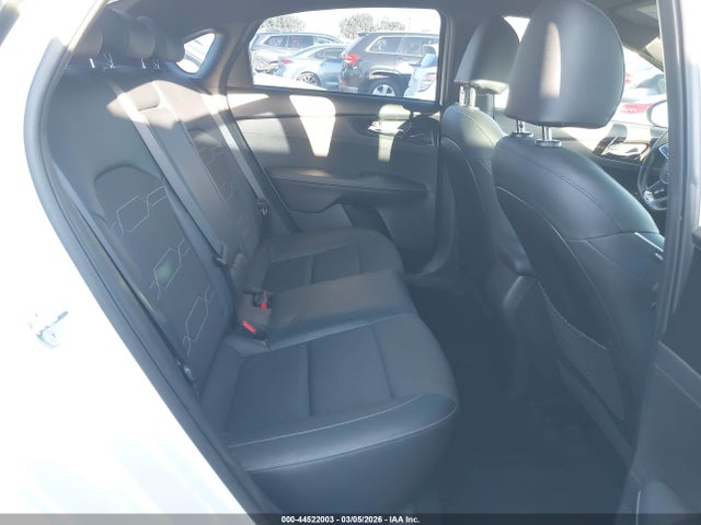 KIA FORTE GT-LINE - 8