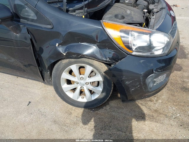 KIA RIO5 - 6
