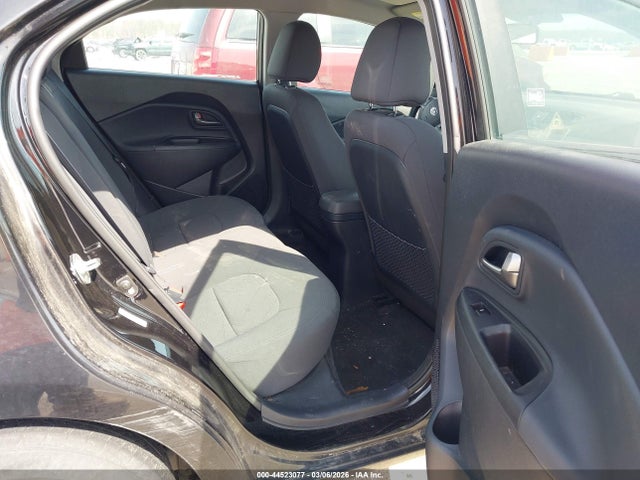 KIA RIO5 - 8
