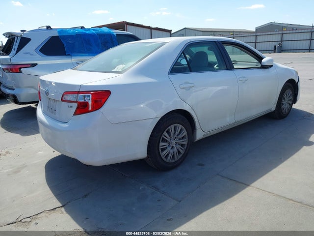 TOYOTA CAMRY - 4