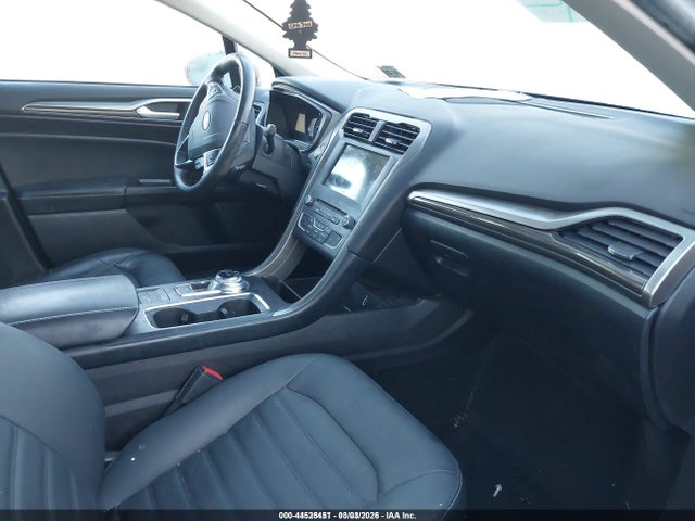 FORD FUSION SE - 5