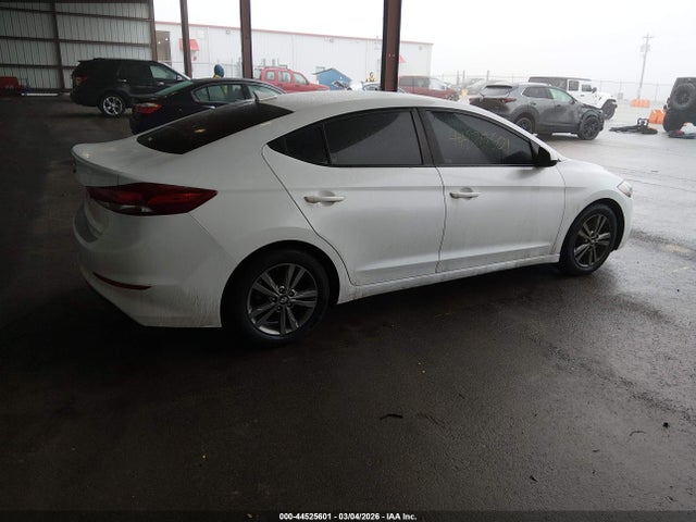 HYUNDAI ELANTRA SEL - 4