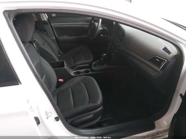 HYUNDAI ELANTRA SEL - 5