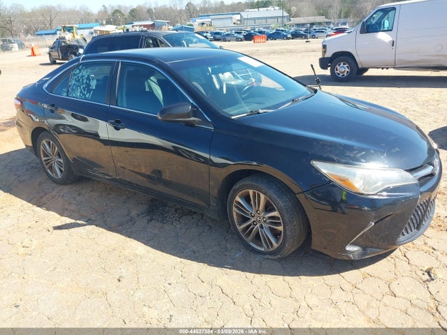 2015 TOYOTA CAMRY SE