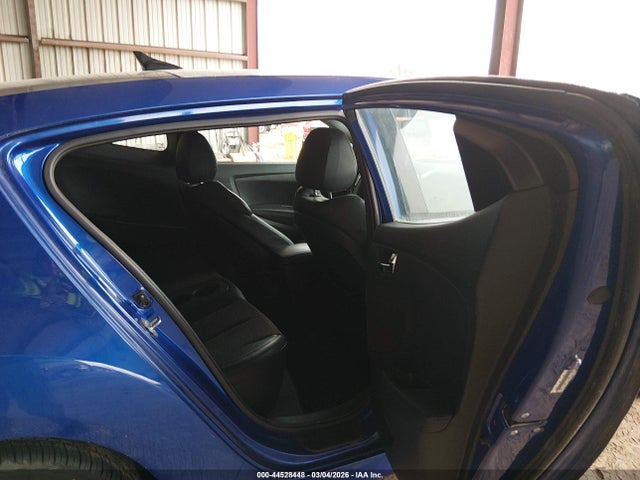 HYUNDAI VELOSTER BASE W/BLACK - 8