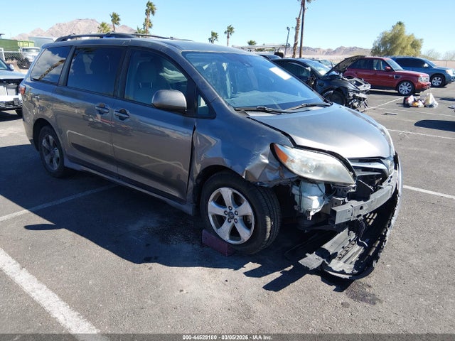 2019 TOYOTA SIENNA LE 8 PASSENGER
