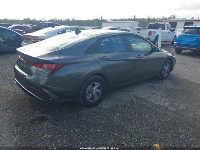 HYUNDAI ELANTRA SE - 4