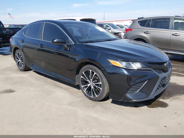 TOYOTA CAMRY - 1