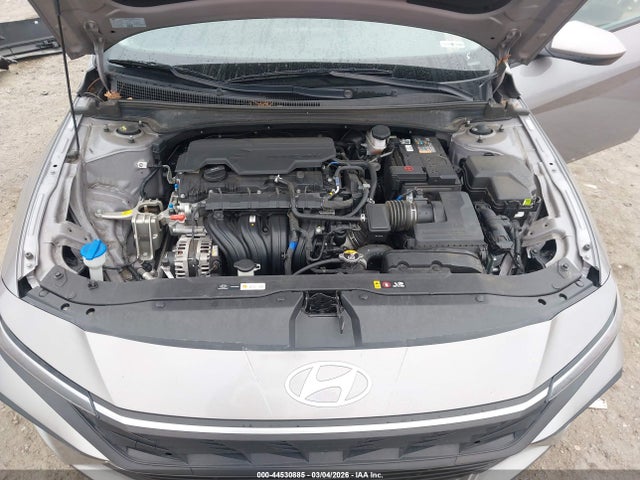 HYUNDAI ELANTRA - 10