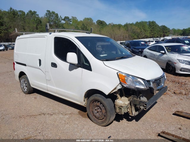 2014 NISSAN NV SV