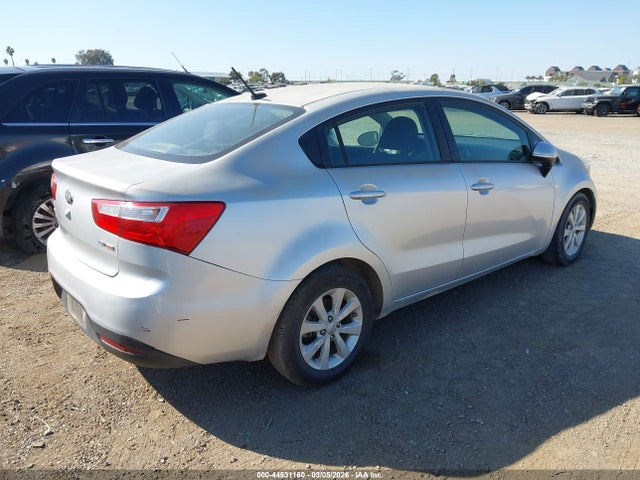 KIA RIO EX - 4