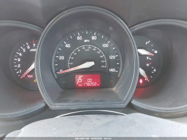 KIA RIO EX - 7