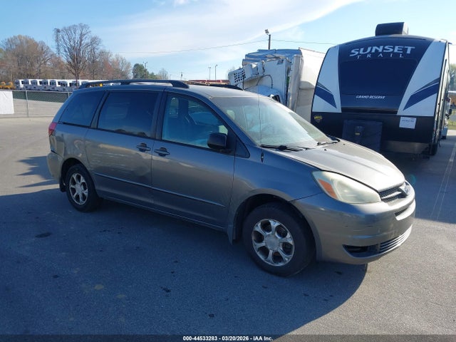 2004 TOYOTA SIENNA LE