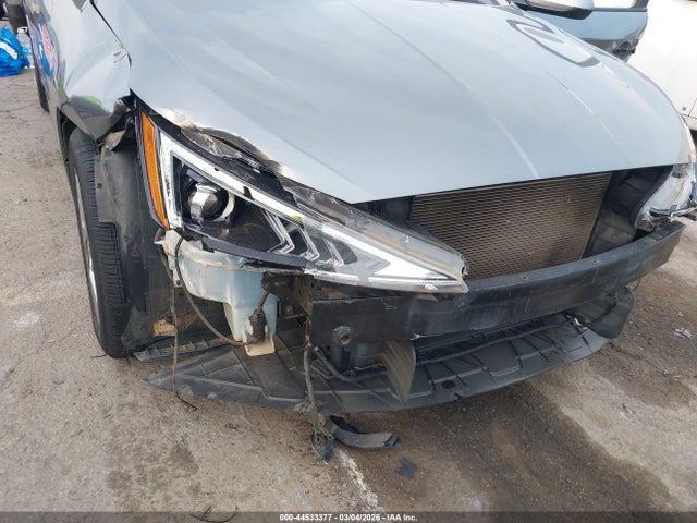 HYUNDAI ELANTRA SEL - 6