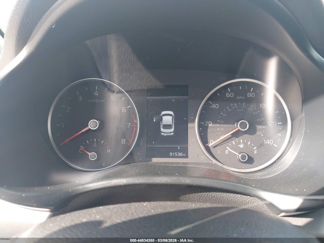 صورة 7 لـ 2023 KIA RIO S