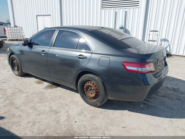 TOYOTA CAMRY - 3