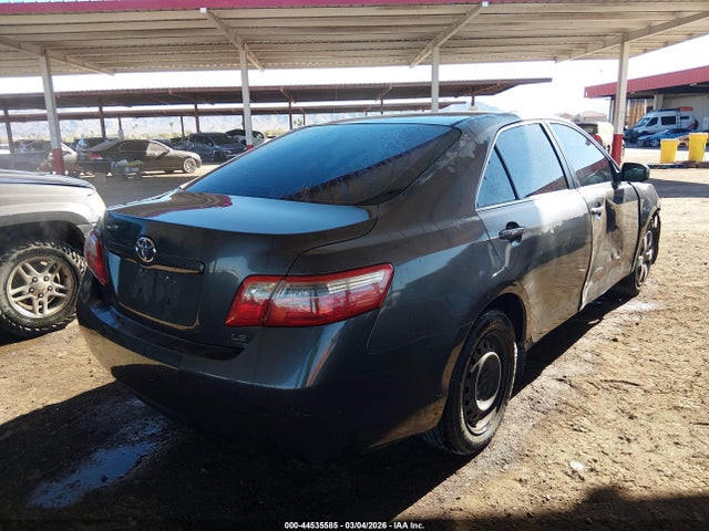 TOYOTA CAMRY - 4