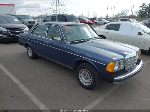 1983 MERCEDES-BENZ 300 DT