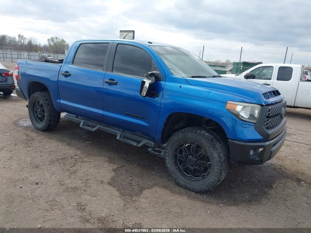 TOYOTA TUNDRA - 1