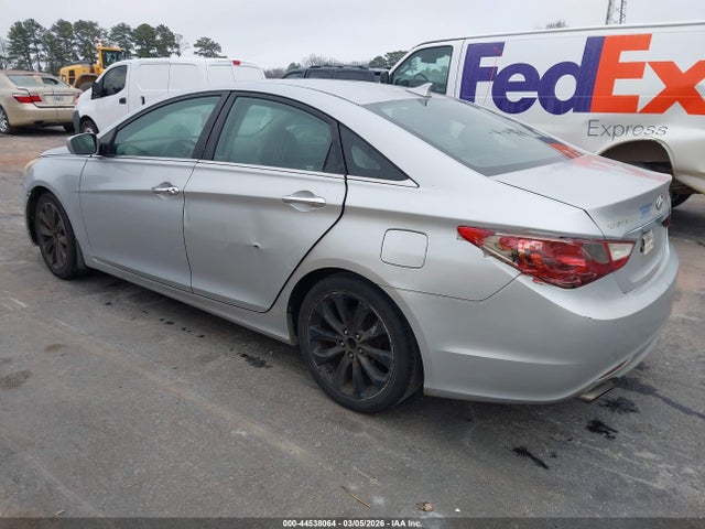 HYUNDAI SONATA SE - 3