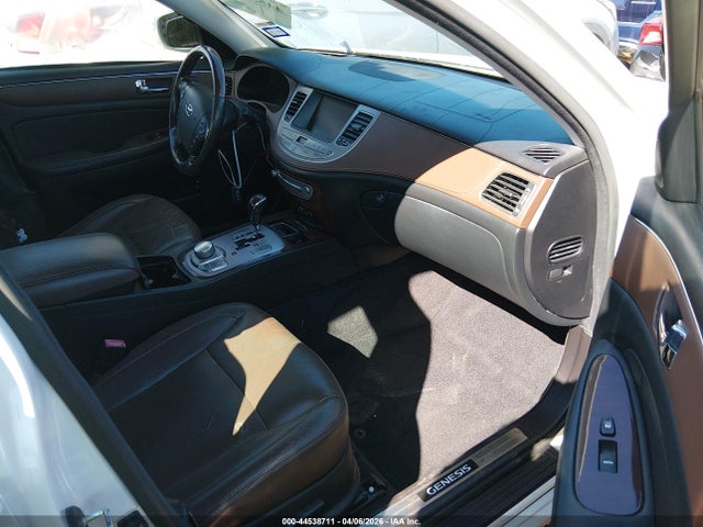 HYUNDAI GENESIS 4.6 - 5