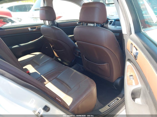 HYUNDAI GENESIS 4.6 - 8