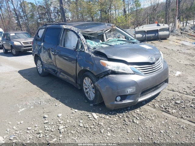 2013 TOYOTA SIENNA XLE 7 PASSENGER