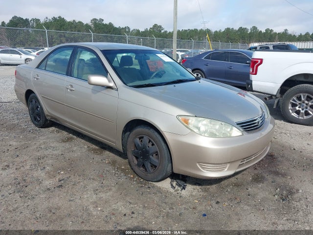 TOYOTA CAMRY - 1