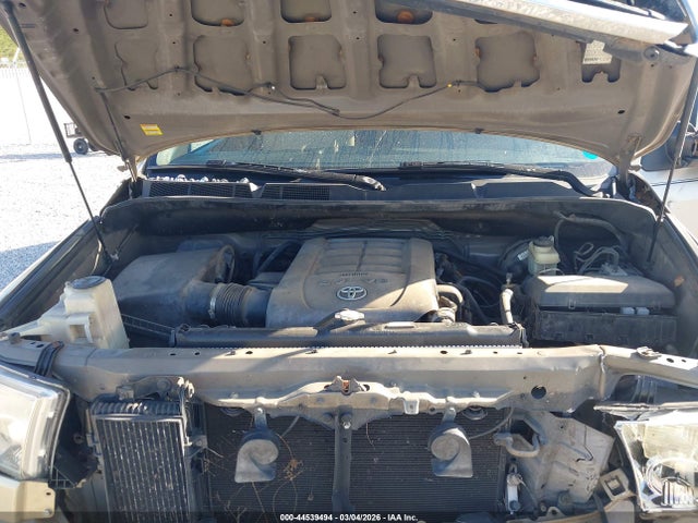 TOYOTA TUNDRA - 10