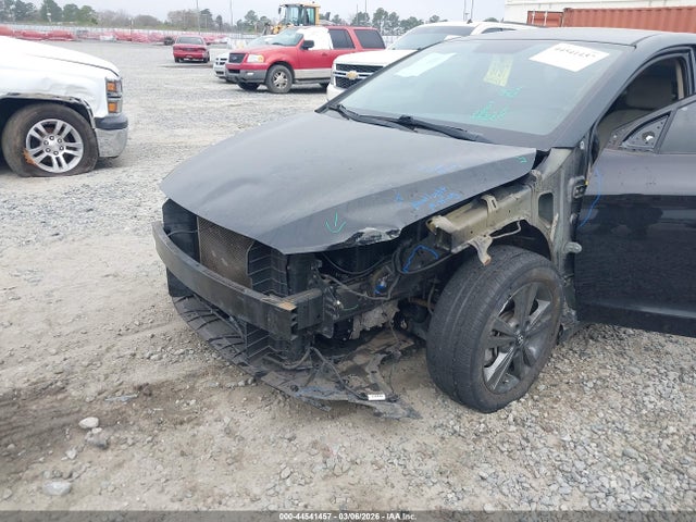 HYUNDAI ELANTRA SE - 6