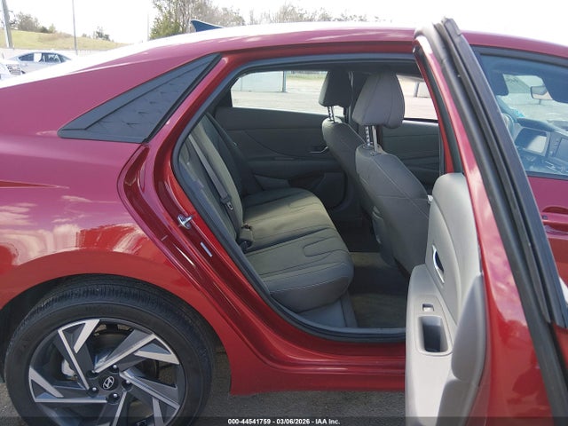 HYUNDAI ELANTRA SEL SPORT - 8