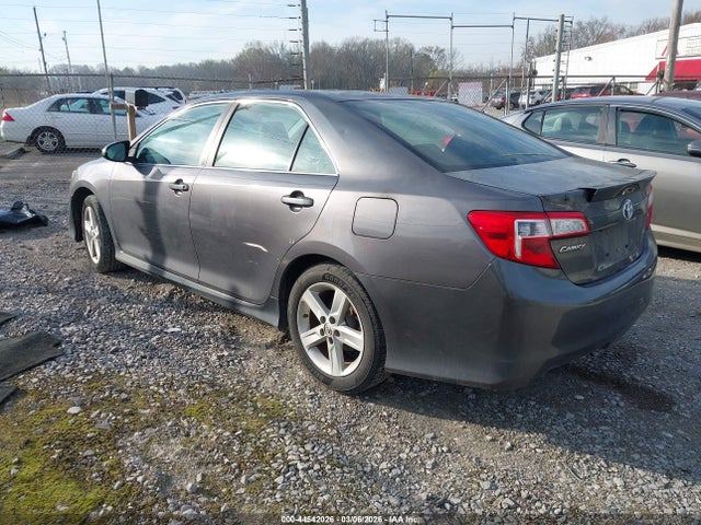 TOYOTA CAMRY - 3
