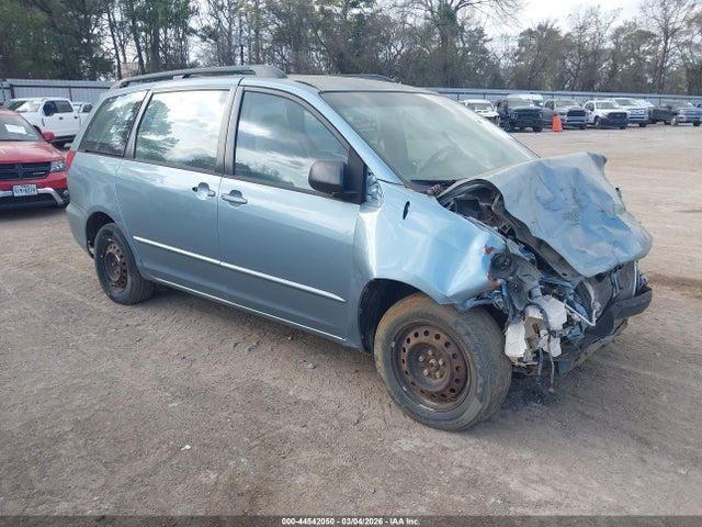 2005 TOYOTA SIENNA CE